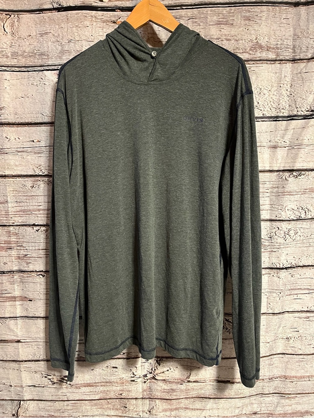 Orvis Men's Hooded Long-Sleeve Shirt in Olive